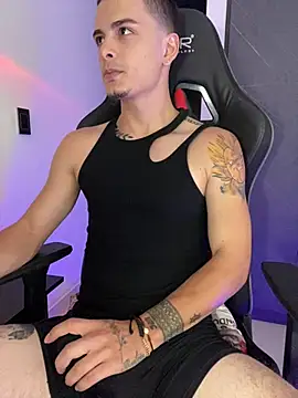 Snapshot of danny_42027 chatting on February 2025 01:00:02 AM danny 42027 online show from February 2025 01:00:02 AM