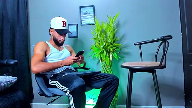 Snapshot of Damian_022 chatting on October 2025 12:59:02 PM Damian 022 online show from October 2025 12:59:02 PM