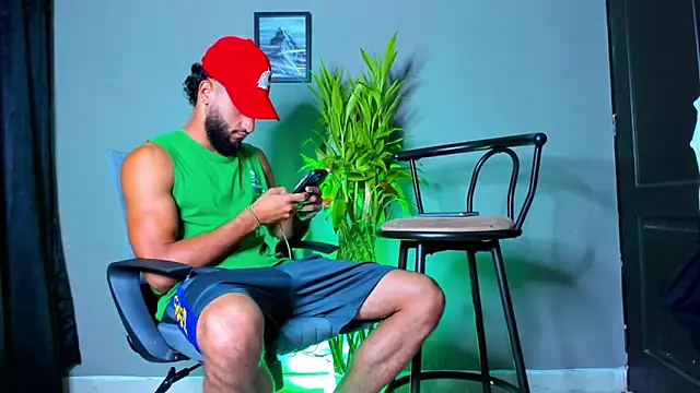 Snapshot of Damian_022 chatting on November 2025 11:14:01 AM Damian 022 online show from November 2025 11:14:01 AM