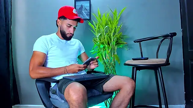 Snapshot of Damian_022 chatting on February 2026 02:48:02 PM Damian 022 online show from February 2026 02:48:02 PM