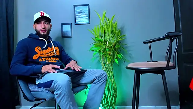 Damian 022 online show from October 2025 12:06:02 PM