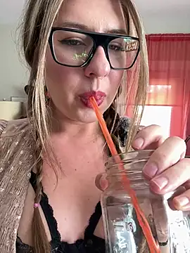 sophielove888 online show from March 2025 06:29:02 PM