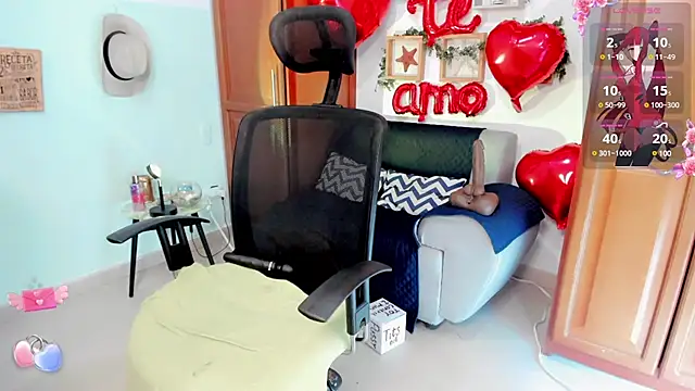 Snapshot of doris_cruz chatting on February 2025 04:27:01 PM doris cruz online show from February 2025 04:27:01 PM