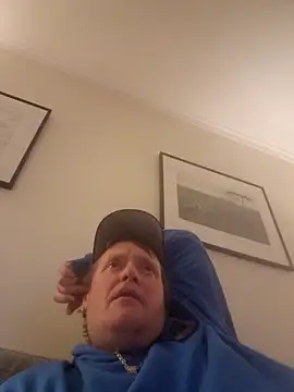 Snapshot of everyoneneeds chatting on February 2025 09:28:01 PM everyoneneeds online show from February 2025 09:28:01 PM