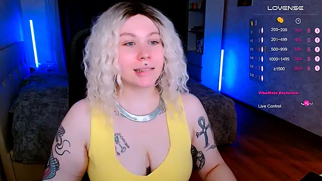 Snapshot of Blueberry-baby chatting on November 2025 08:42:02 PM Blueberry-baby online show from November 2025 08:42:02 PM