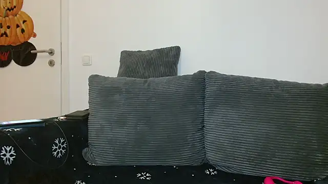 Snapshot of Jasmin-White chatting on January 2026 10:58:02 PM Jasmin-White online show from January 2026 10:58:02 PM