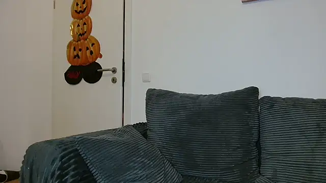 Jasmin-White online show from November 2025 05:27:02 PM