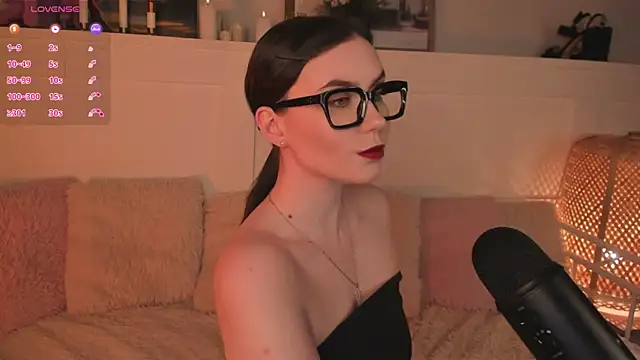 UnaMedison online show from April 2026 10:22:01 AM