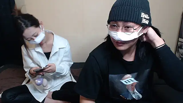 Snapshot of --SHUN-- chatting on December 2024 12:12:02 PM --SHUN-- online show from December 2024 12:12:02 PM