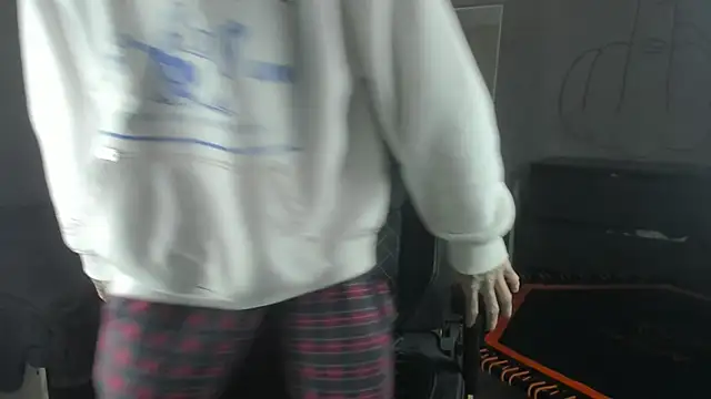 MasonWarholl online show from October 2025 04:10:02 PM