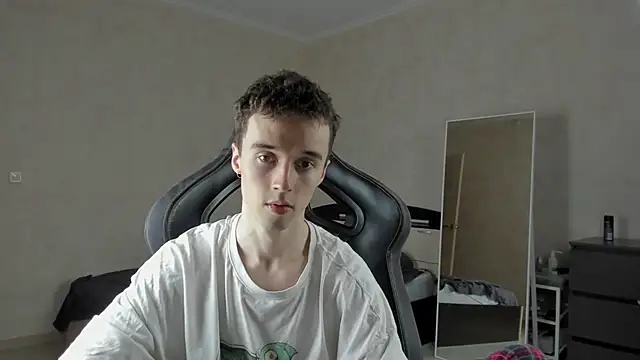 MasonWarholl online show from March 2025 04:17:02 AM