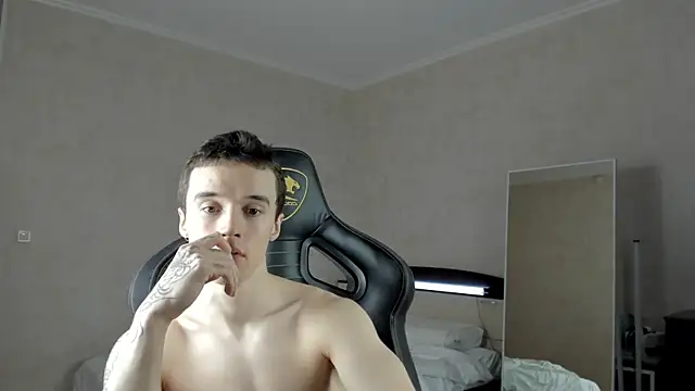 MasonWarholl online show from February 2025 08:10:01 PM