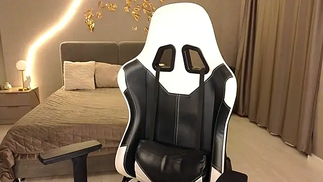 ammy cummy online show from December 2025 03:56:01 AM