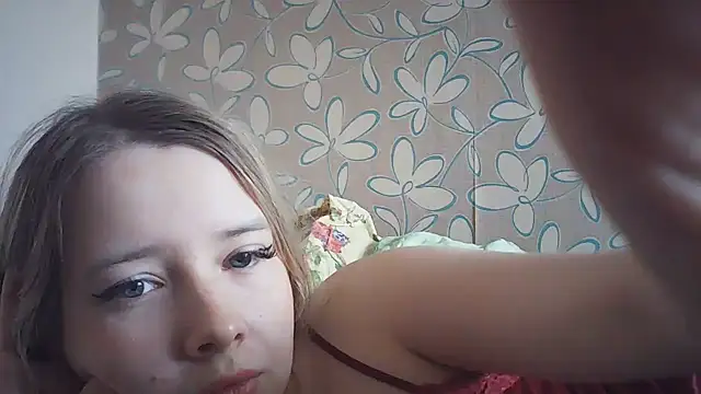 Snapshot of ViolaCandy chatting on May 2026 06:39:02 AM ViolaCandy online show from May 2026 06:39:02 AM