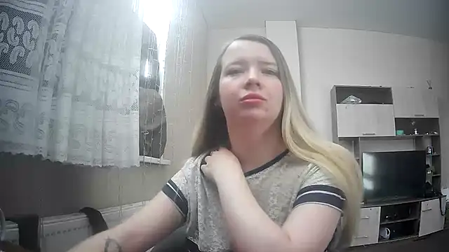 Snapshot of ViolaCandy chatting on October 2025 04:44:01 AM ViolaCandy online show from October 2025 04:44:01 AM