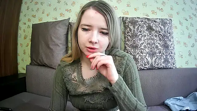 Snapshot of ViolaCandy chatting on March 2025 05:46:01 AM ViolaCandy online show from March 2025 05:46:01 AM