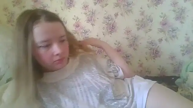 Snapshot of ViolaCandy chatting on June 2026 03:57:02 AM ViolaCandy online show from June 2026 03:57:02 AM