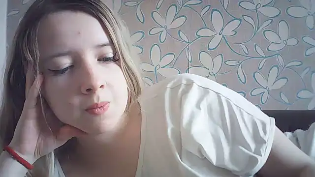 Snapshot of ViolaCandy chatting on May 2026 03:08:01 AM ViolaCandy online show from May 2026 03:08:01 AM
