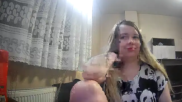 Snapshot of ViolaCandy chatting on October 2025 08:02:02 AM ViolaCandy online show from October 2025 08:02:02 AM