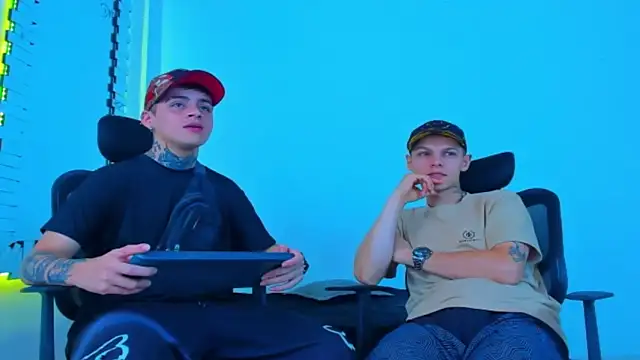 Snapshot of HOT_boy2025 chatting on November 2025 04:38:02 AM HOT boy2025 online show from November 2025 04:38:02 AM