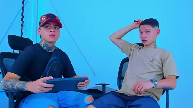 Snapshot of HOT_boy2025 chatting on November 2025 06:11:01 PM HOT boy2025 online show from November 2025 06:11:01 PM