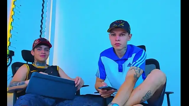 Snapshot of HOT_boy2025 chatting on November 2025 04:57:02 AM HOT boy2025 online show from November 2025 04:57:02 AM