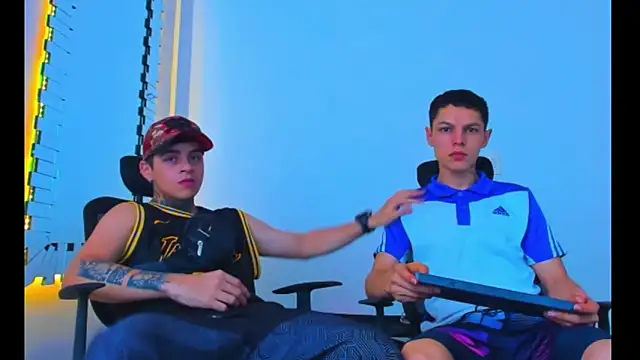 Snapshot of HOT_boy2025 chatting on November 2025 05:03:02 PM HOT boy2025 online show from November 2025 05:03:02 PM