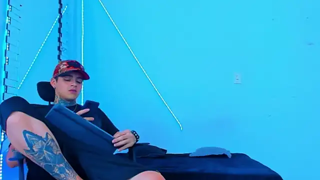 HOT boy2025 online show from October 2025 09:04:02 PM