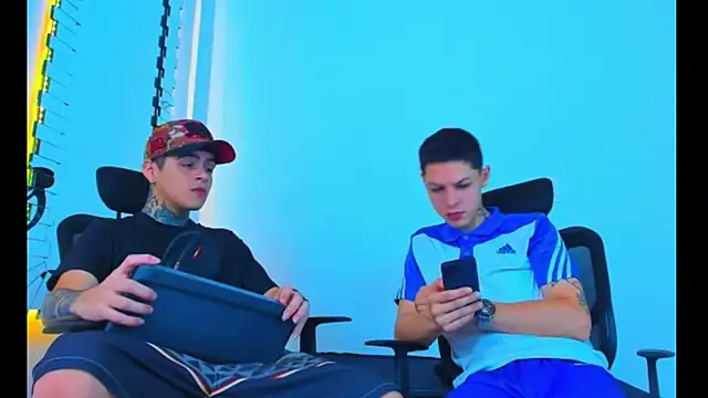 Snapshot of HOT_boy2025 chatting on November 2025 02:12:01 AM HOT boy2025 online show from November 2025 02:12:01 AM