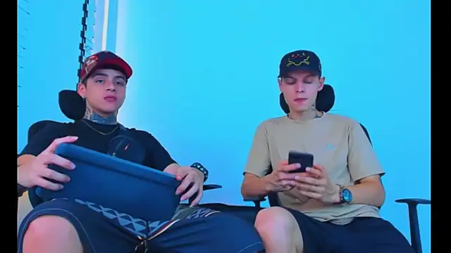 Snapshot of HOT_boy2025 chatting on November 2025 06:35:01 AM HOT boy2025 online show from November 2025 06:35:01 AM