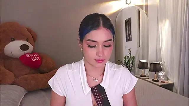 AnnyHizzle online show from November 2025 05:12:02 AM