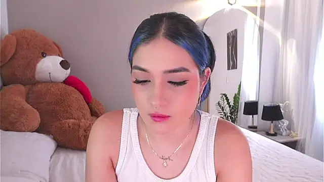 AnnyHizzle online show from October 2025 02:05:02 PM