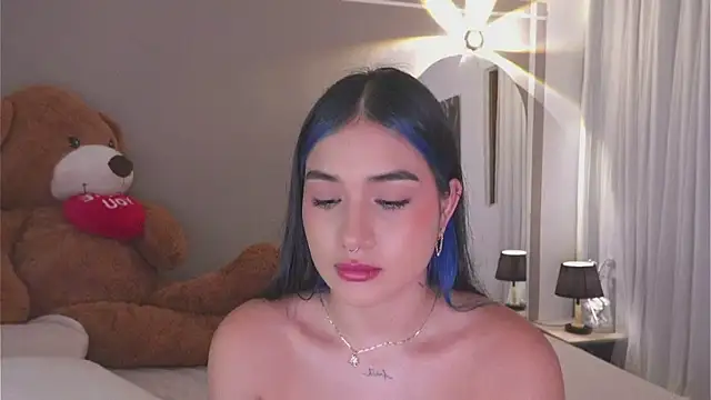 AnnyHizzle online show from October 2025 01:36:01 AM