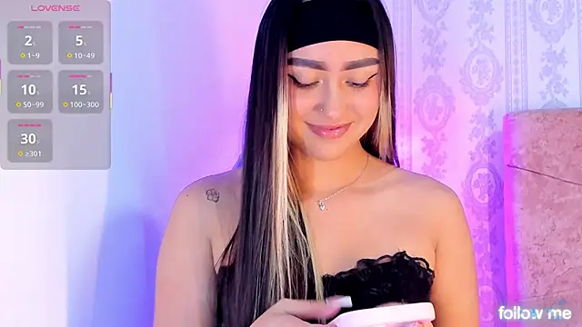 Snapshot of liaa_18 chatting on April 2026 05:05:01 AM liaa 18 online show from April 2026 05:05:01 AM