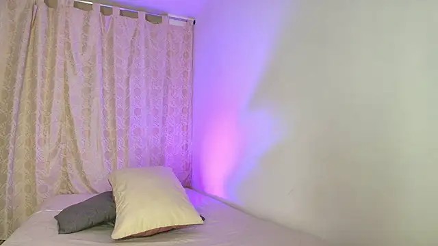 Tinny and Candy online show from April 2026 01:01:02 PM