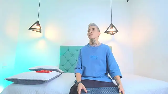 Tinny and Candy online show from March 2025 01:12:02 PM