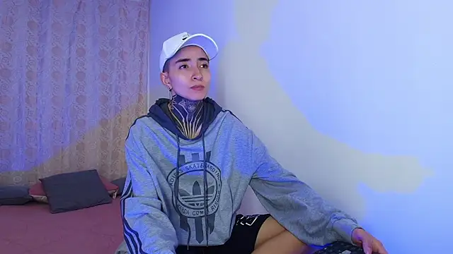 Tinny and Candy online show from February 2026 10:28:02 PM