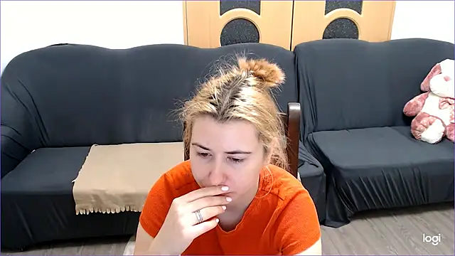 Snapshot of VioletaFlower7 chatting on March 2025 05:50:02 PM VioletaFlower7 online show from March 2025 05:50:02 PM