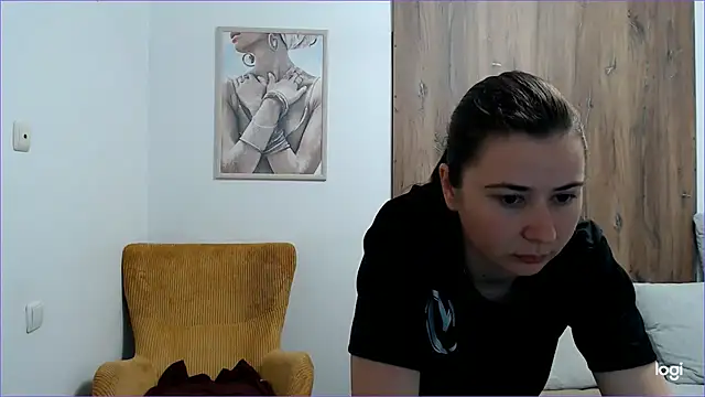 Snapshot of VioletaFlower7 chatting on May 2026 07:17:01 AM VioletaFlower7 online show from May 2026 07:17:01 AM