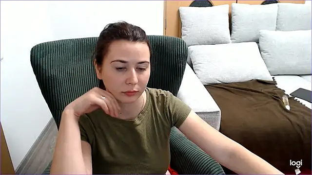 Snapshot of VioletaFlower7 chatting on September 2025 07:52:02 PM VioletaFlower7 online show from September 2025 07:52:02 PM