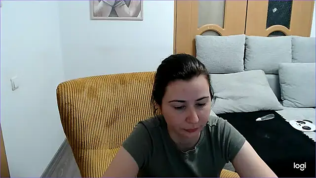 VioletaFlower7 online show from April 2026 07:48:01 PM