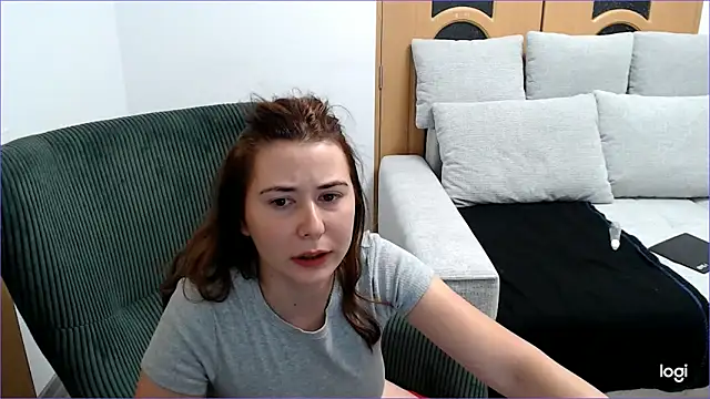 Snapshot of VioletaFlower7 chatting on September 2025 04:40:01 PM VioletaFlower7 online show from September 2025 04:40:01 PM