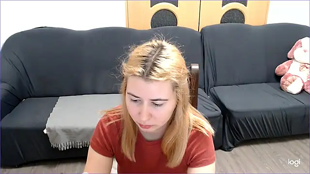 Snapshot of VioletaFlower7 chatting on March 2025 04:49:01 PM VioletaFlower7 online show from March 2025 04:49:01 PM