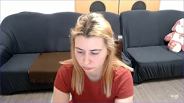 Snapshot of VioletaFlower7 chatting on March 2025 04:43:02 PM VioletaFlower7 online show from March 2025 04:43:02 PM