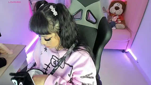 zoesullivan online show from February 2025 01:09:02 PM