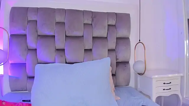 Ginger Violetta  online show from April 2026 07:42:02 PM