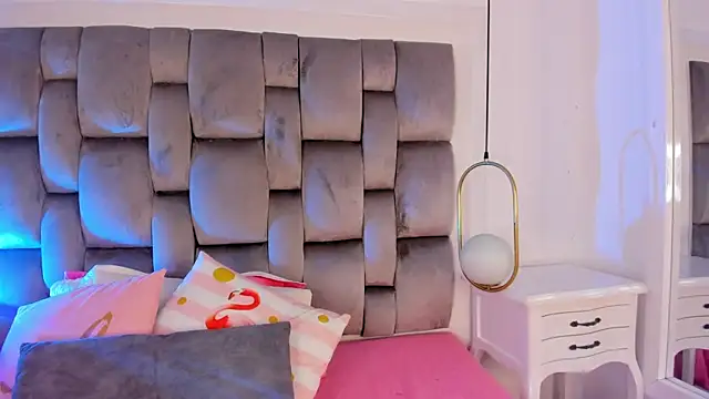 Ginger Violetta  online show from March 2026 07:49:01 PM