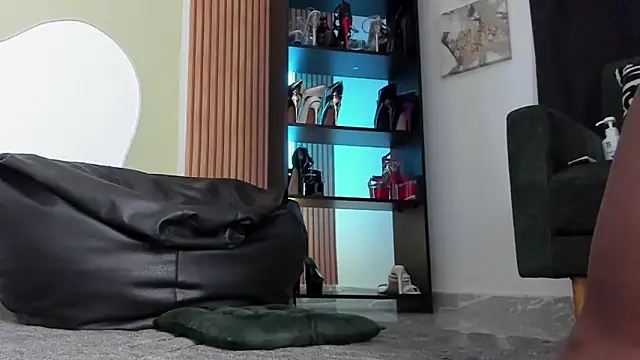 mia backer online show from March 2026 12:22:02 AM