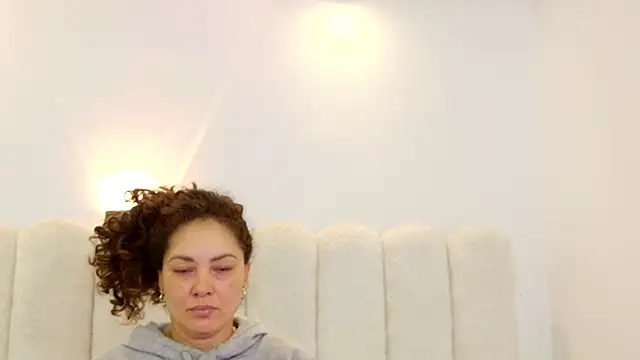 Snapshot of Juliabadlee chatting on September 2025 09:10:02 PM Juliabadlee online show from September 2025 09:10:02 PM