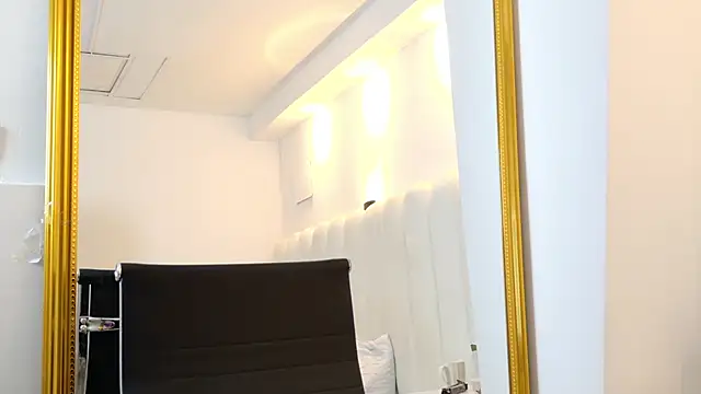 Juliabadlee online show from February 2026 12:31:02 AM